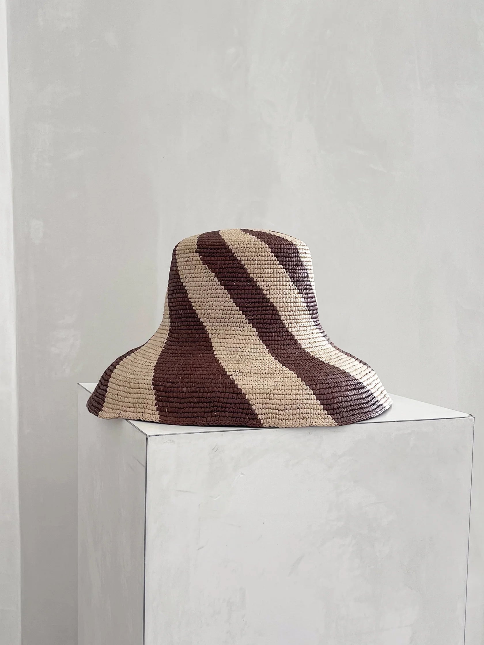 Amira Bucket Hat // Cream & Chocolate Spiral