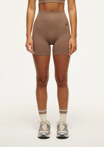 Restore Seamless 5 Bike Short // Fossil Brown