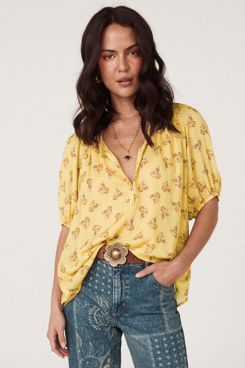 Rebel Spirit Short Sleeve Blouse // Daffodil